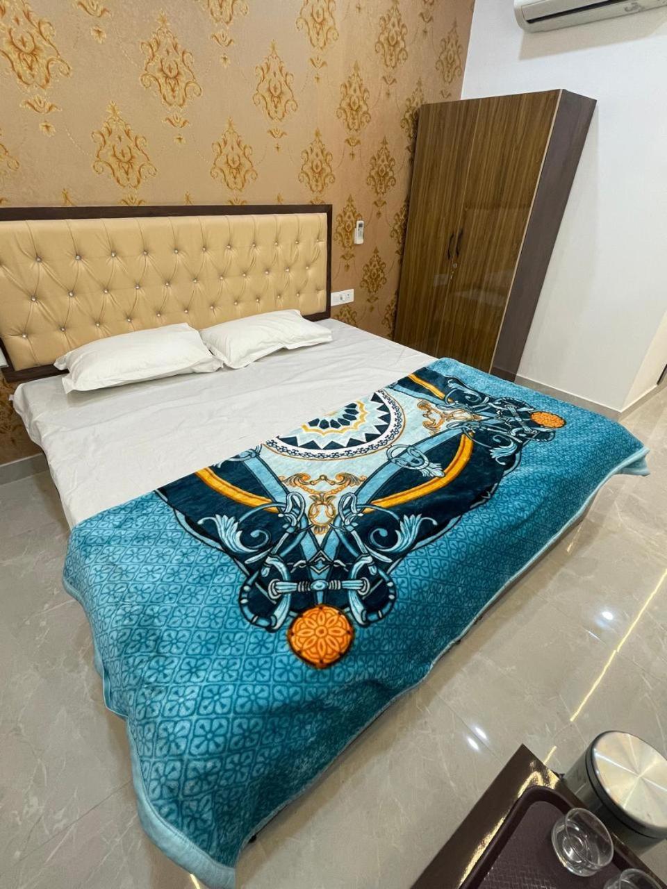 バラナシ Kashi Imperial Bed & Breakfast エクステリア 写真